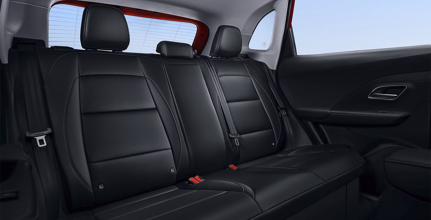 MG ZS HYBRID Luxury interior trasera | Avanti Renting