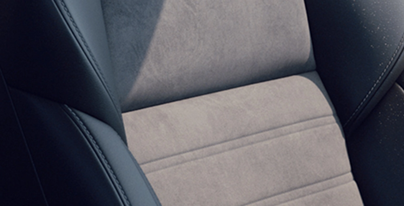 Mitsubishi Outlander PHEV Kaiteki 4WD 225kW asientos | Avanti Renting