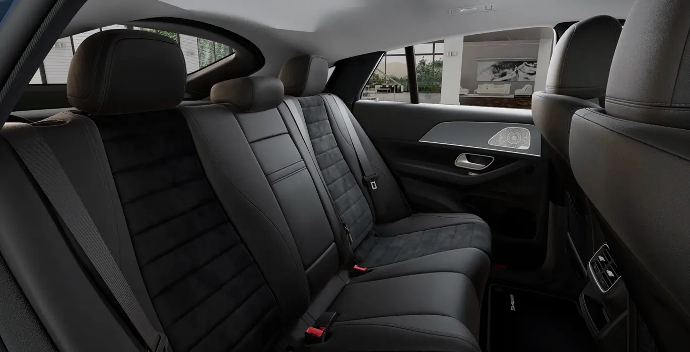 Mercedes Benz GLE 300d 4MATIC Coupe interior trasera | Avanti Renting
