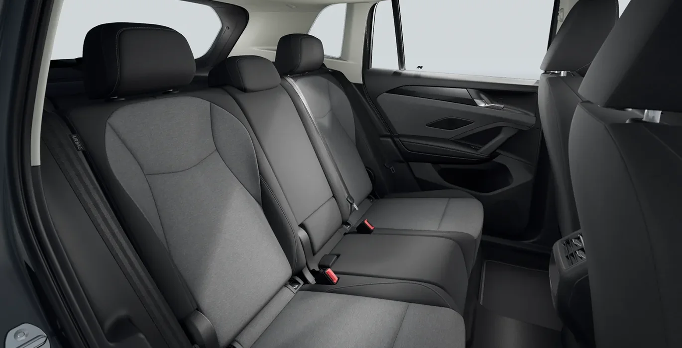 Volkswagen Tiguan 1.5 eTSI DSG interior trasera | Avanti Renting