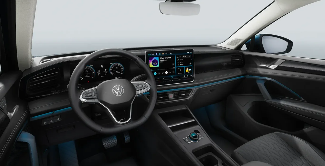 Volkswagen Tiguan Mas 2.0 TDI DSG interior delantera II | Avanti Renting