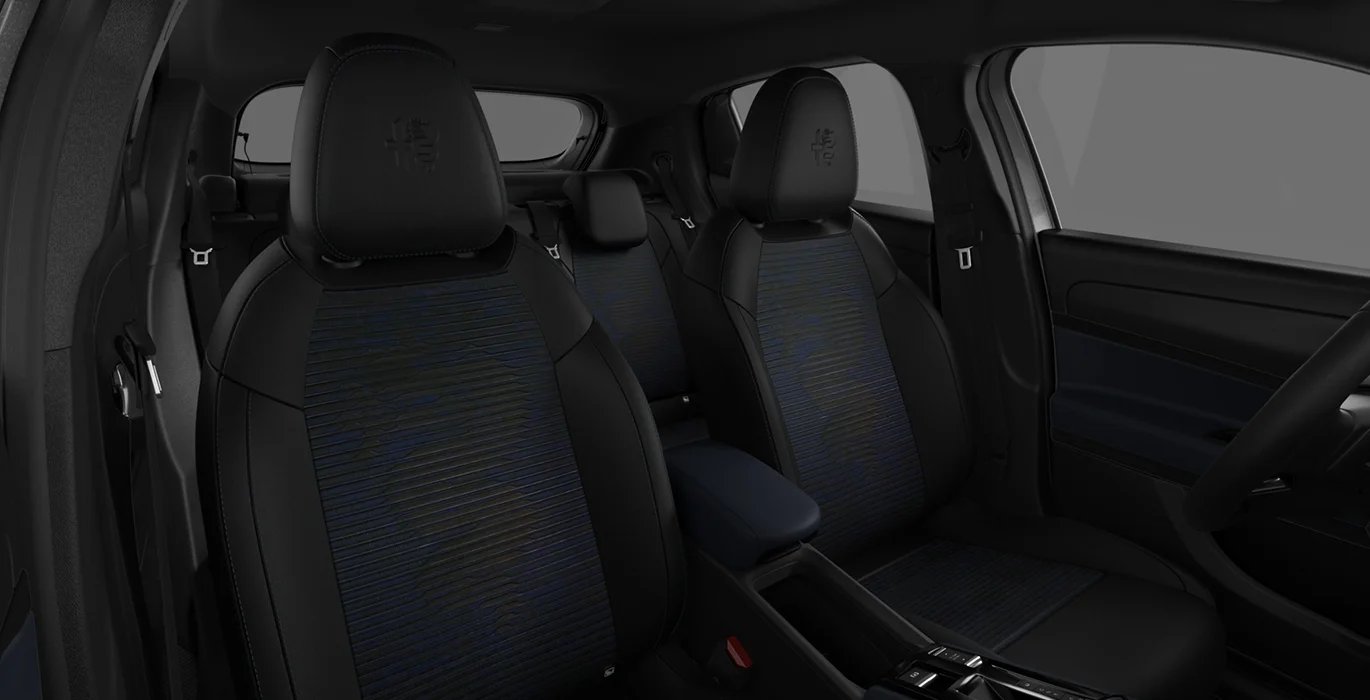 ALFA ROMEO Junior Ibrida 1.2 Core 108kW eDCT6 interior trasera | Avanti Renting