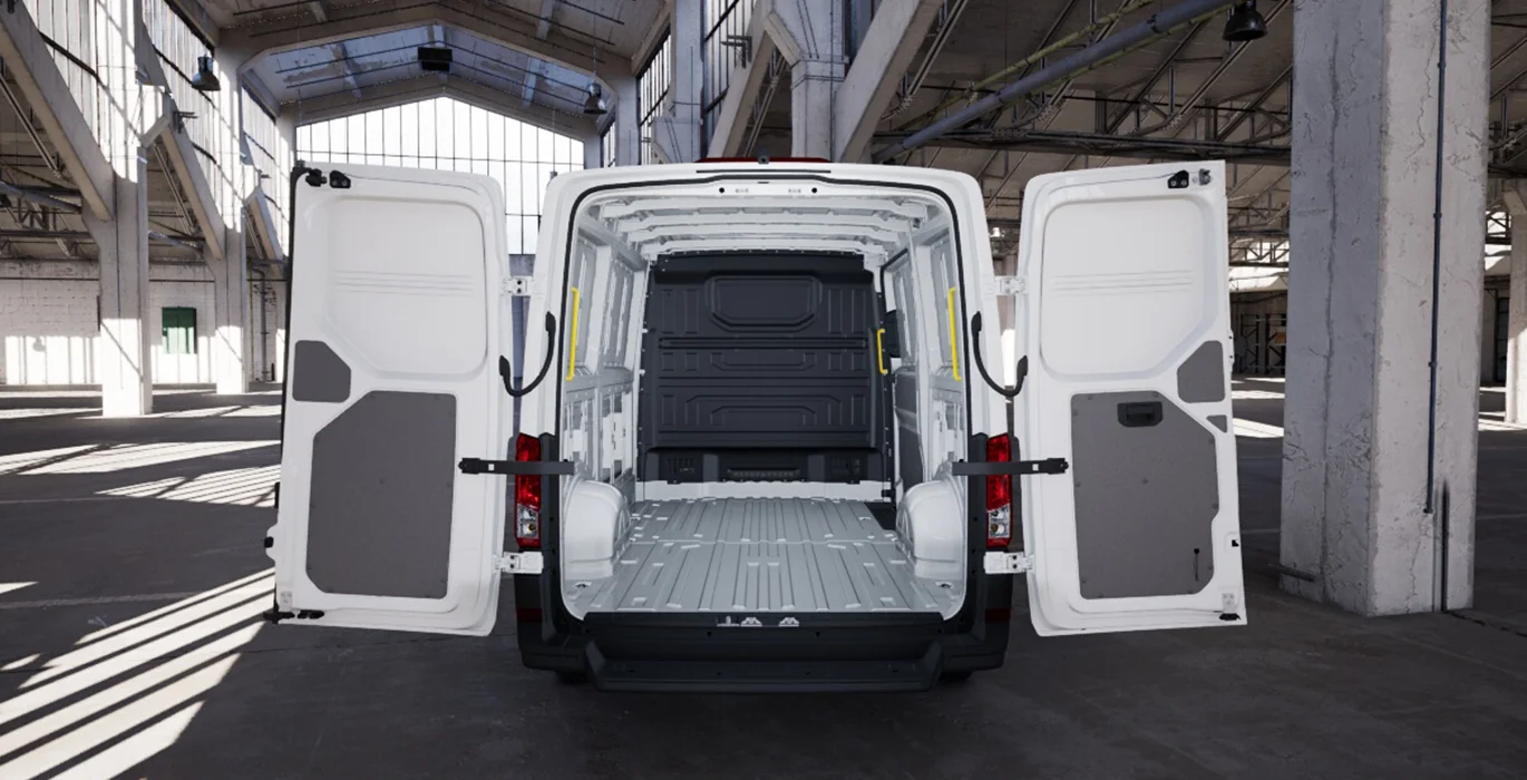 MAN TGE Furgon FWD SW 8 AT interior trasera II | Avanti Renting