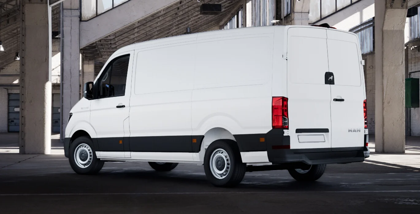 MAN TGE Furgon FWD SW 8 AT trasera | Avanti Renting