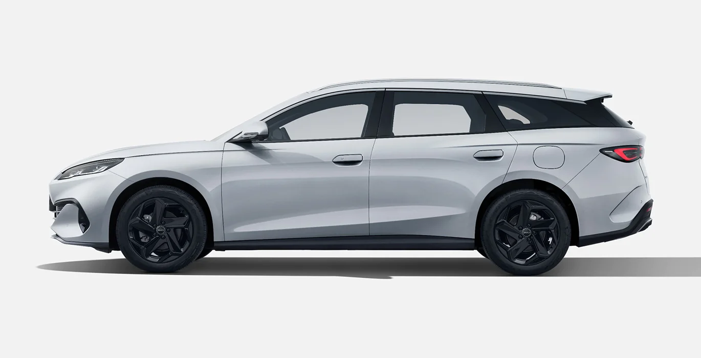 BYD Seal 6 DM-I Boost Touring 2 BYD Seal 6 DM I Boost Touring lateral blanco | Avanti Renting