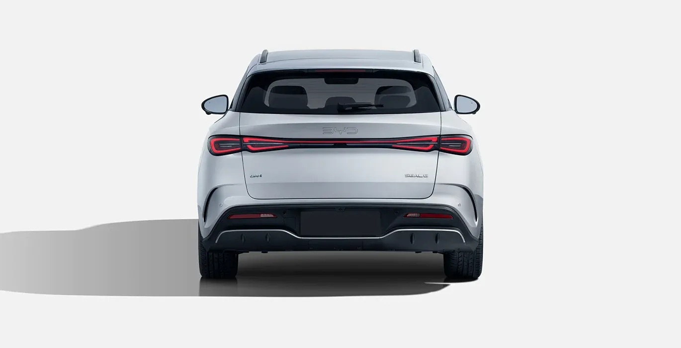 BYD Seal 6 DM-I Boost Touring 1 BYD Seal 6 DM I Boost Touring trasera blanco | Avanti Renting