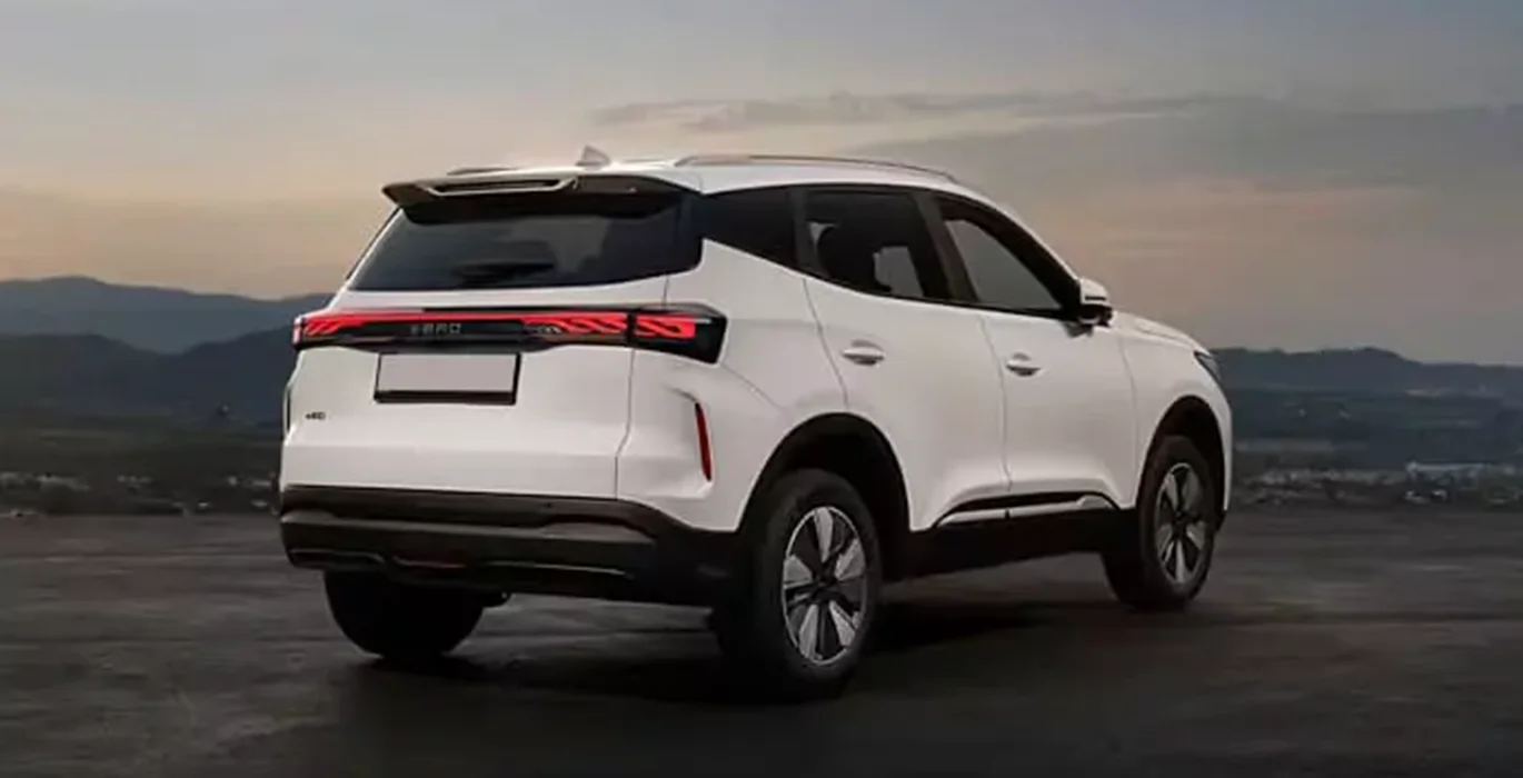 EBRO s400 1.5 DHE HEV Excellent CVT 2 EBRO s400 1.5 DHE HEV Excellent CVT trasera | Avanti Renting