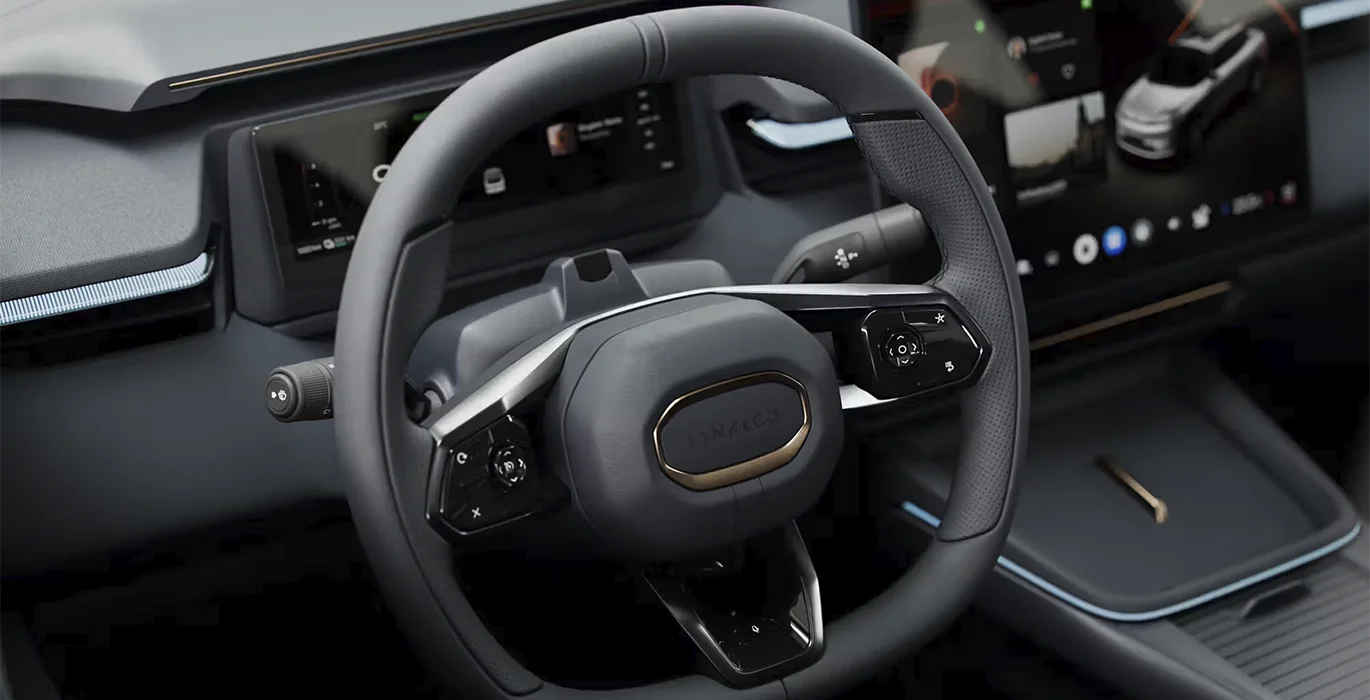 Lynk Co 08 1.5 PHEV More. interior delantera | Avanti Renting