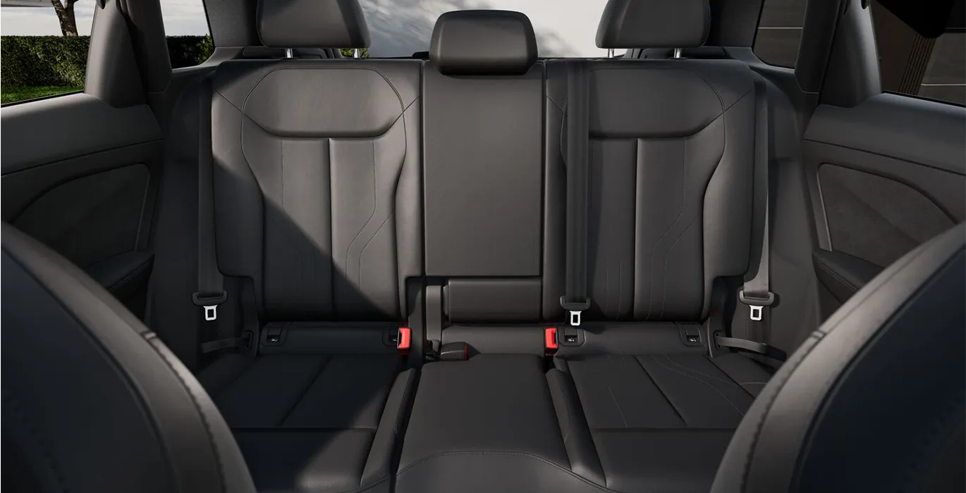 Audi Q3 S Line TFSI Stronic 5 Audi Q3 S Line TFSI Stronic interior trasera | Avanti Renting