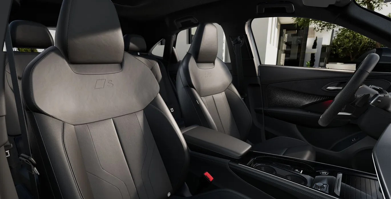 Audi Q3 Sportback S Line TDI S Tronic 4 Audi Q3 Sportback S Line TDI S Tronic interior delantera II | Avanti Renting