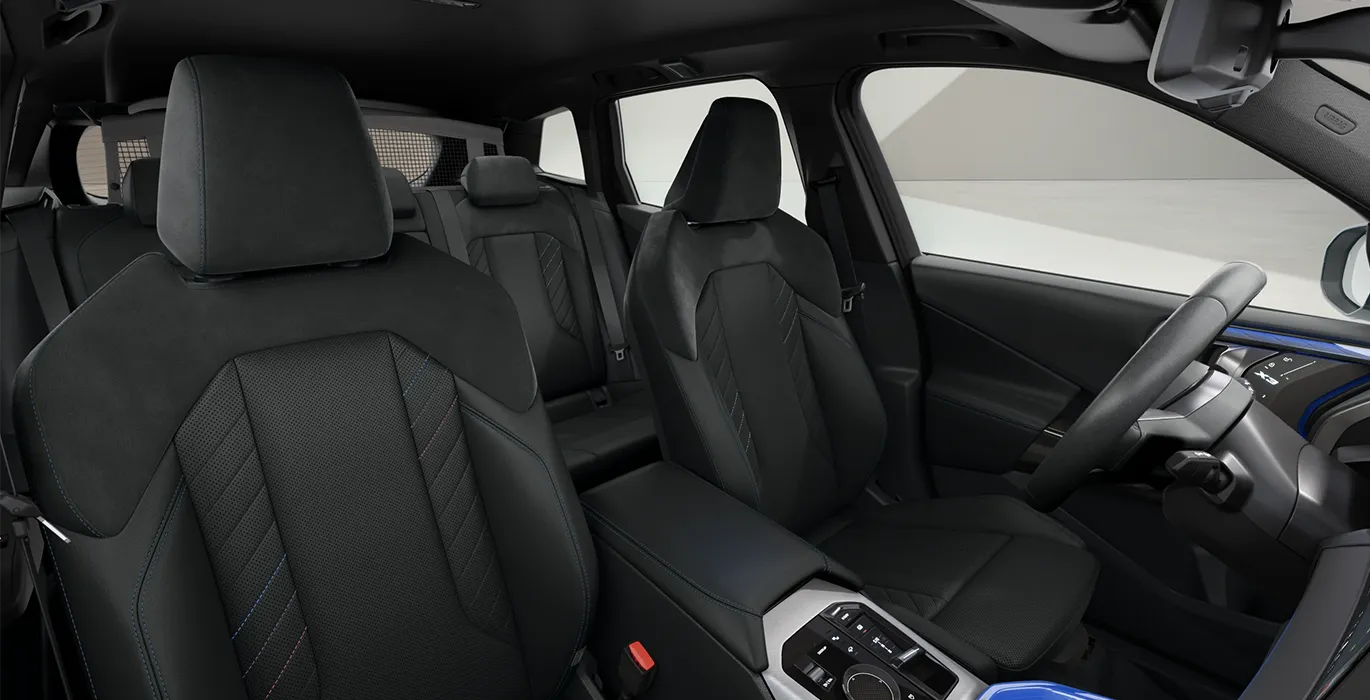 BMW X3 30e xDrive 4 BMW X3 30e xDrive interior delantera II | Avanti Renting