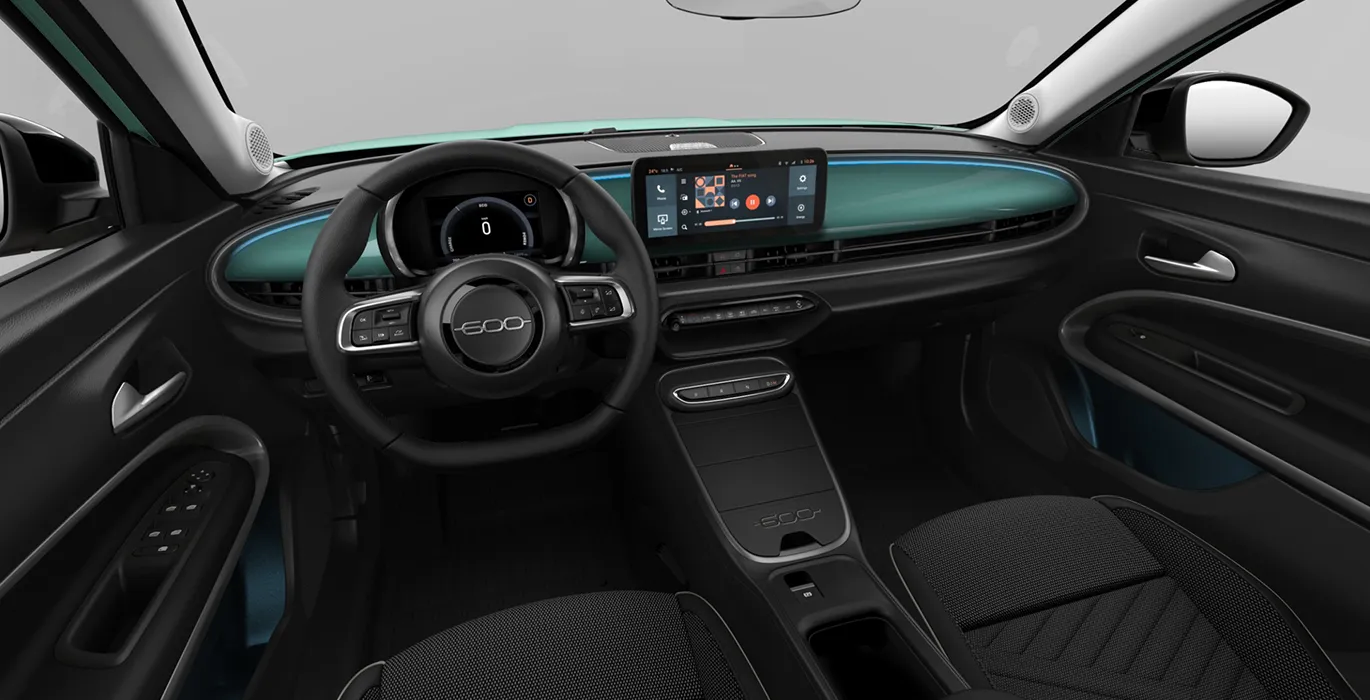 Fiat 600 ICON MHEV 1.2 110CV DDCT (AUTOMÁTICO) 3 Fiat 600 ICON MHEV 1.2 110CV DDCT AUTOMATICO interior delantera | Avanti Renting