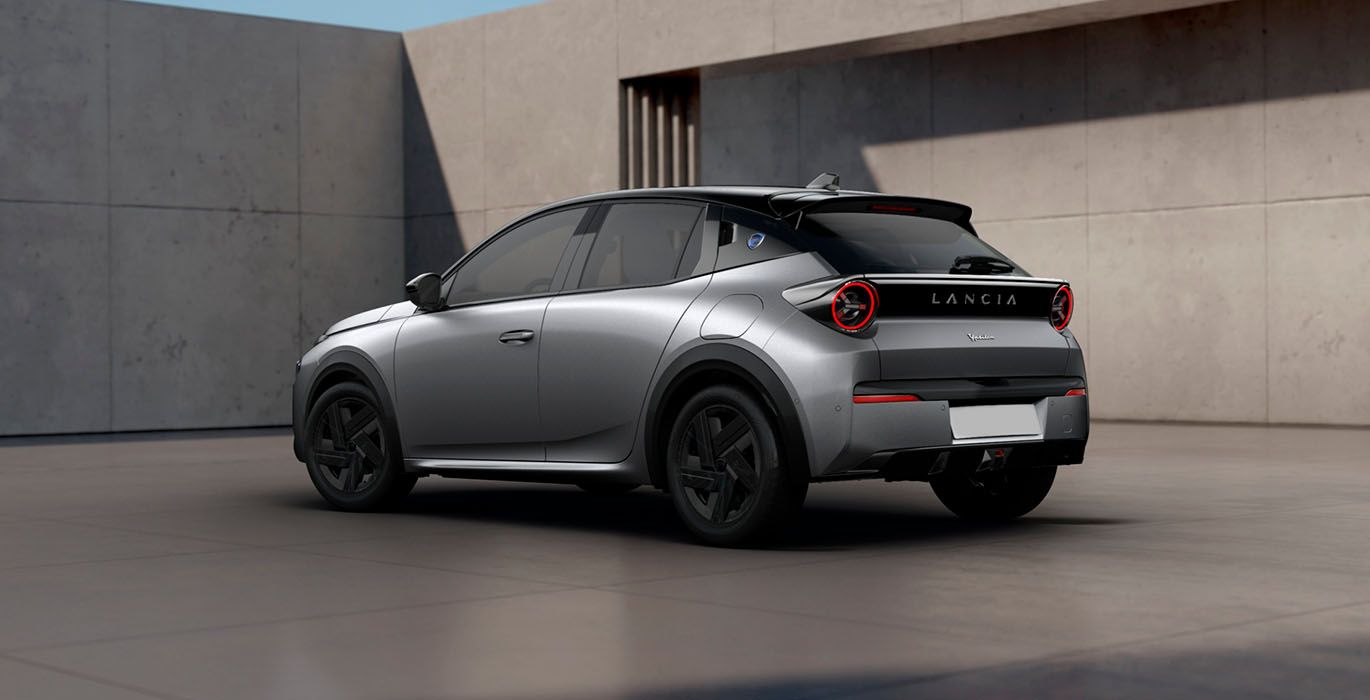 LANCIA YPSILON HYBRID 100CV (AUTOMÁTICO) 1 LANCIA YPSILON HYBRID 100CV AUTOMATICO trasera | Avanti Renting