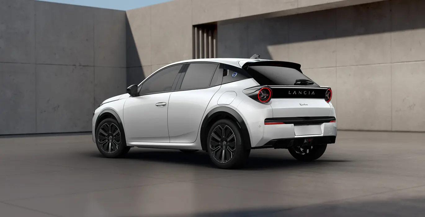 Lancia Ypsilon LX MHEV Hybrid 73kW trasera | Avanti Renting