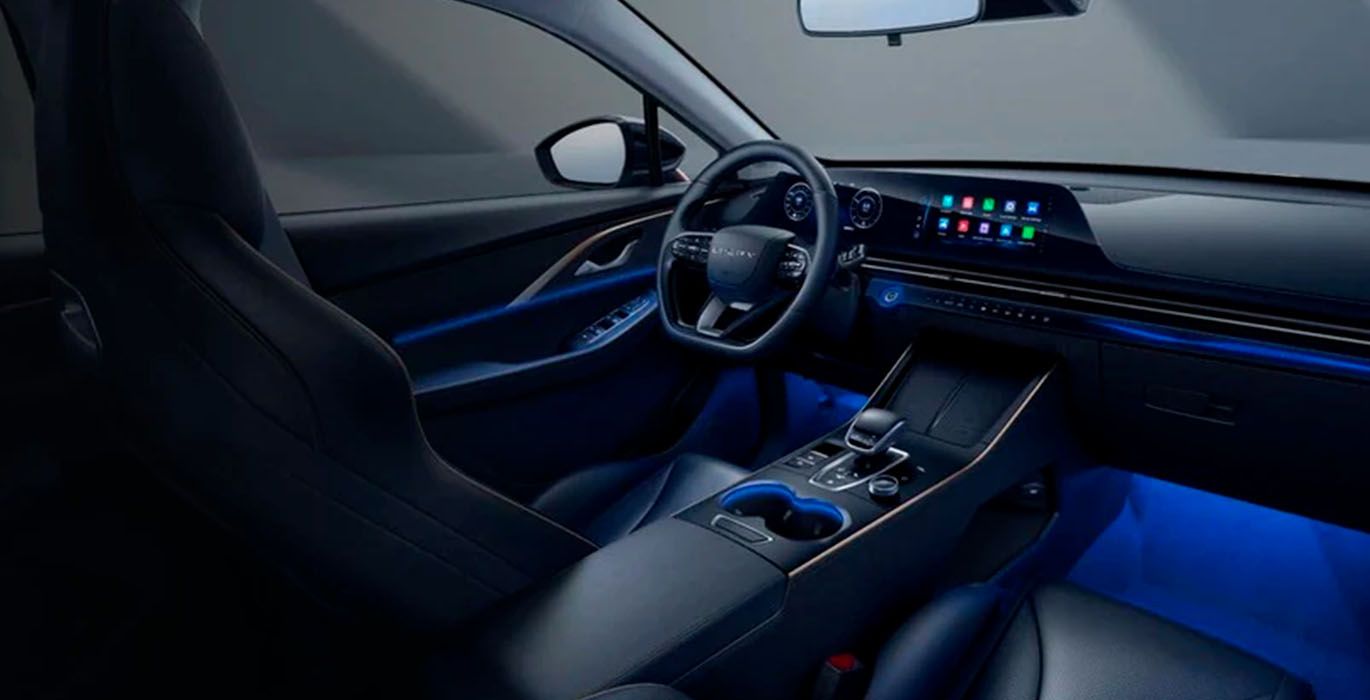 OMODA 5 1.6 Premium 145 SUV interior delantera | Avanti Renting