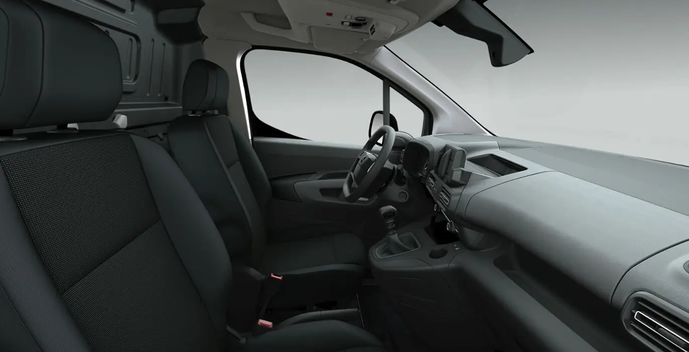 OPEL COMBO CARGO L 650KG 1.5 100HP S&S MT E6 (MANUAL) 4 OPEL Combo Cargo L 650kg 1.5 SS interior delantera II | Avanti Renting