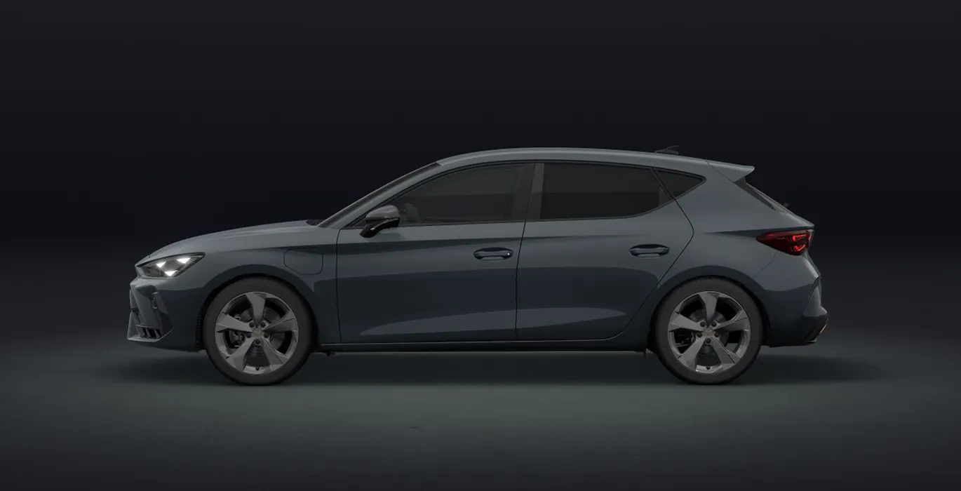 Cupra Leon 1.5 PHEV 204C lateral | Avanti Renting