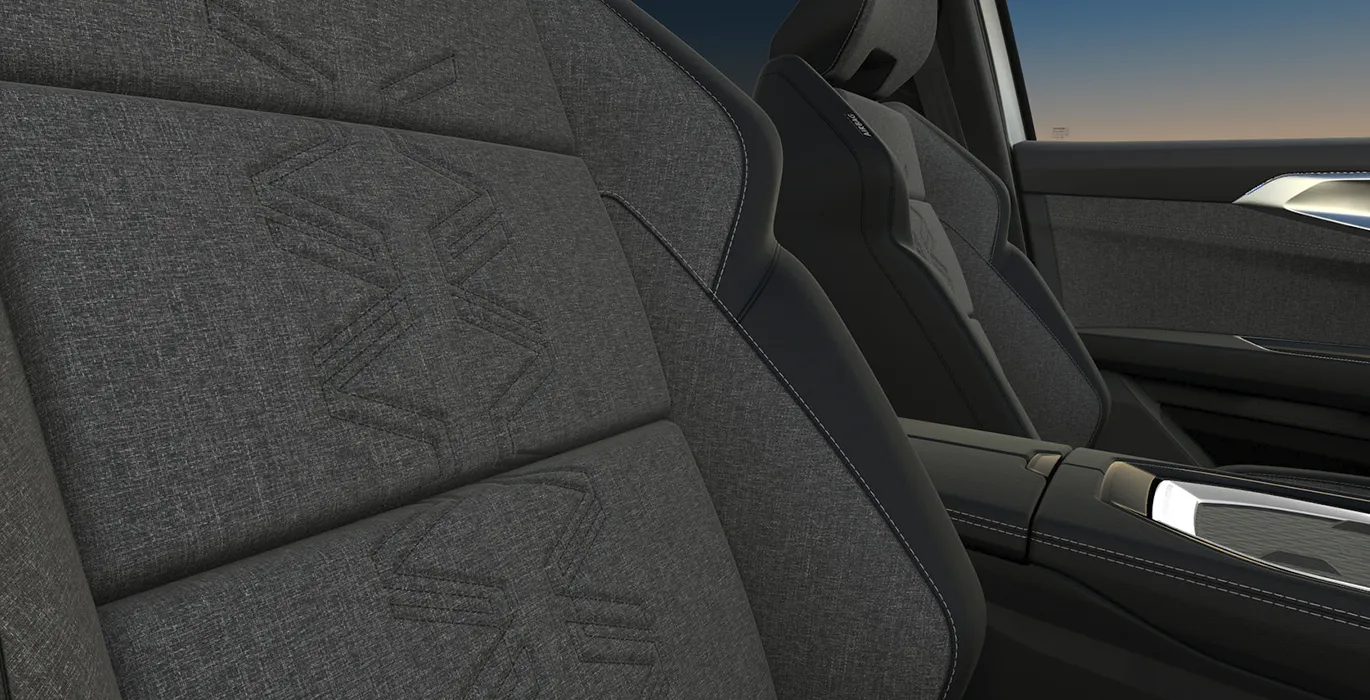 RENAULT Austral 1.3 TCe Mild Hybrid Techno 150CV asientos | Avanti Renting