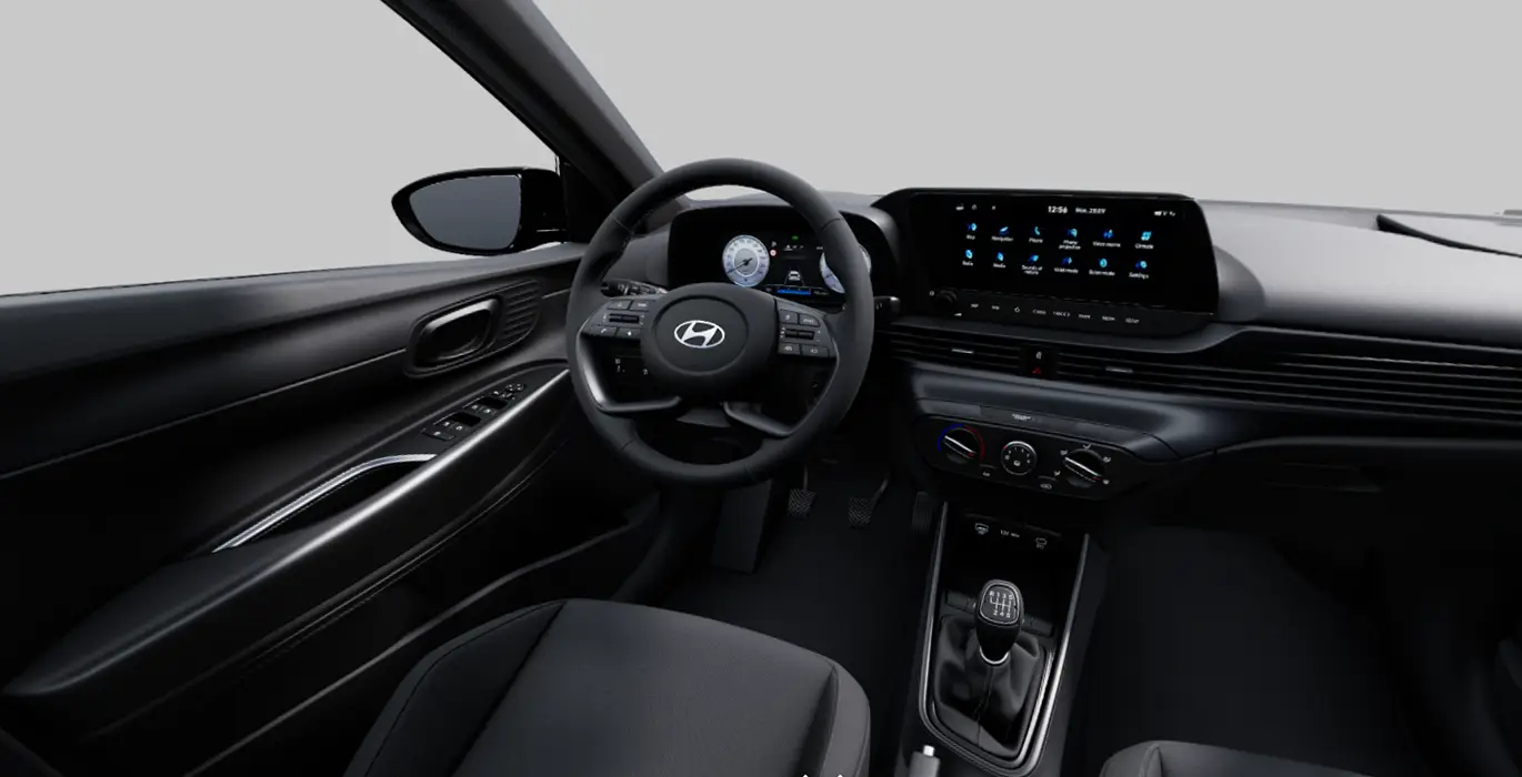Hyundai i20 1.0T Black Line 90cv MY26 interior delantera | Avanti Renting