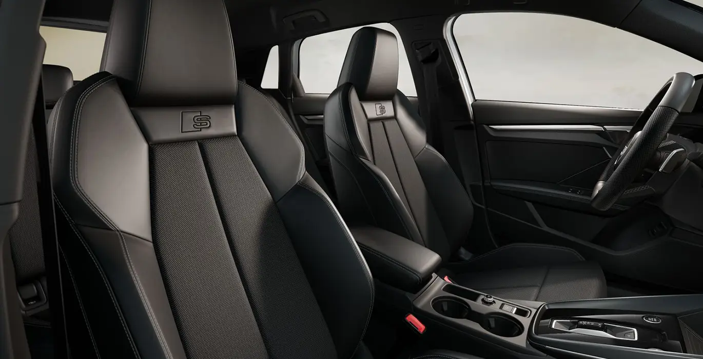 AUDI A3 Sportback S Line TFSIe 150kW S Tronic 4 AUDI A3 Sportback S Line TFSIe 150kW S Tronic interior delantera II | Avanti Renting