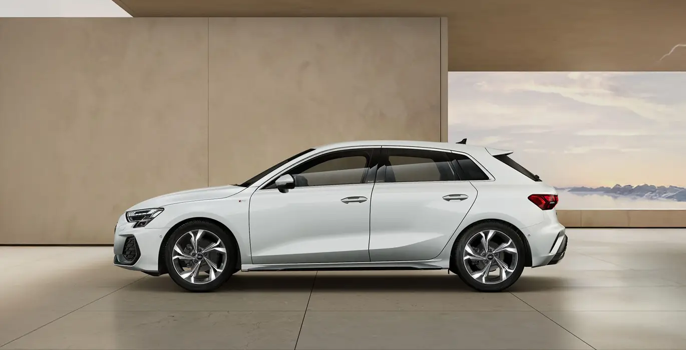 AUDI A3 Sportback S Line TFSIe 150kW S Tronic 2 AUDI A3 Sportback S Line TFSIe 150kW S Tronic lateral | Avanti Renting