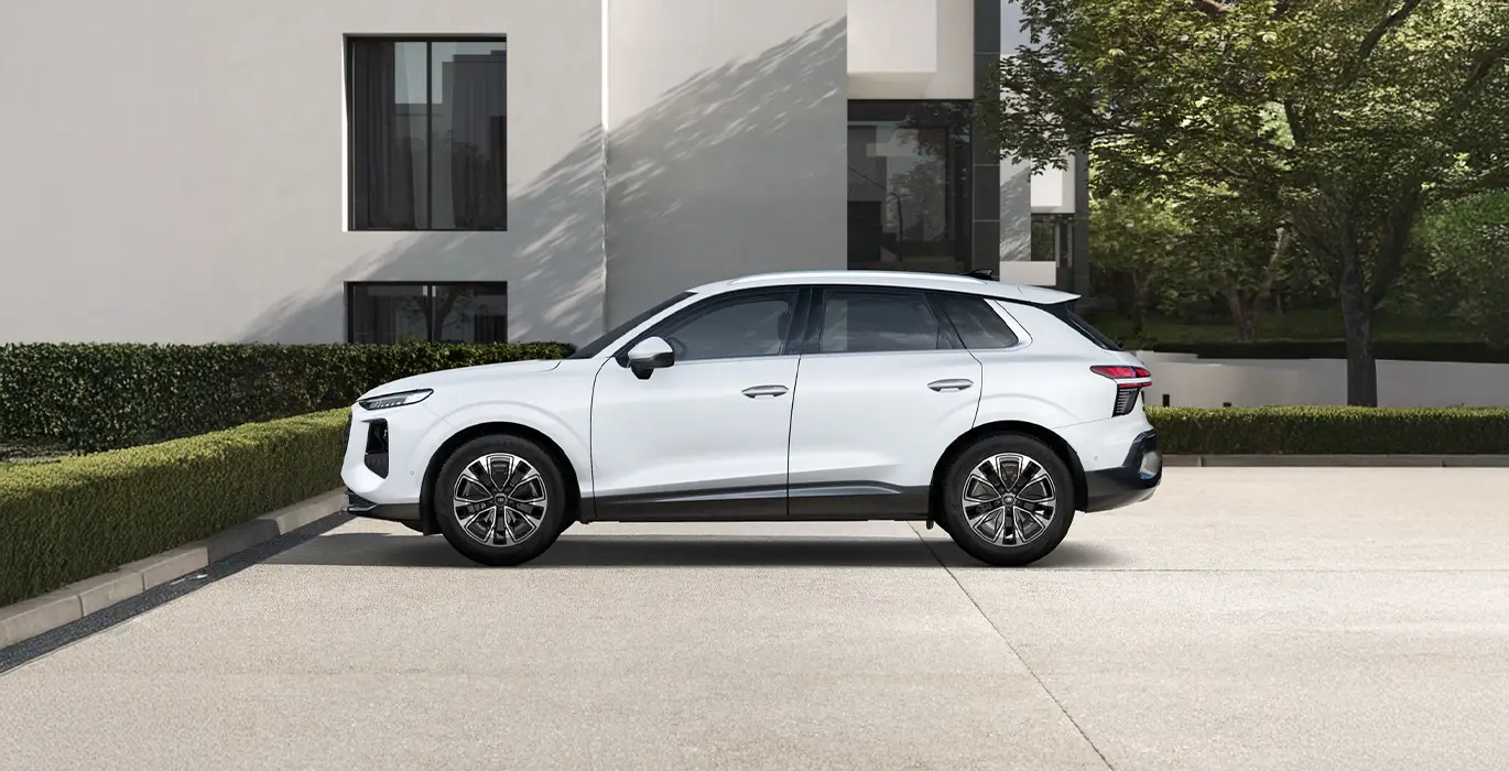 AUDI Q3 Advanced TDI 110 kW S Tronic 2 AUDI Q3 Advanced TDI 110 kW S Tronic lateral blanco | Avanti Renting