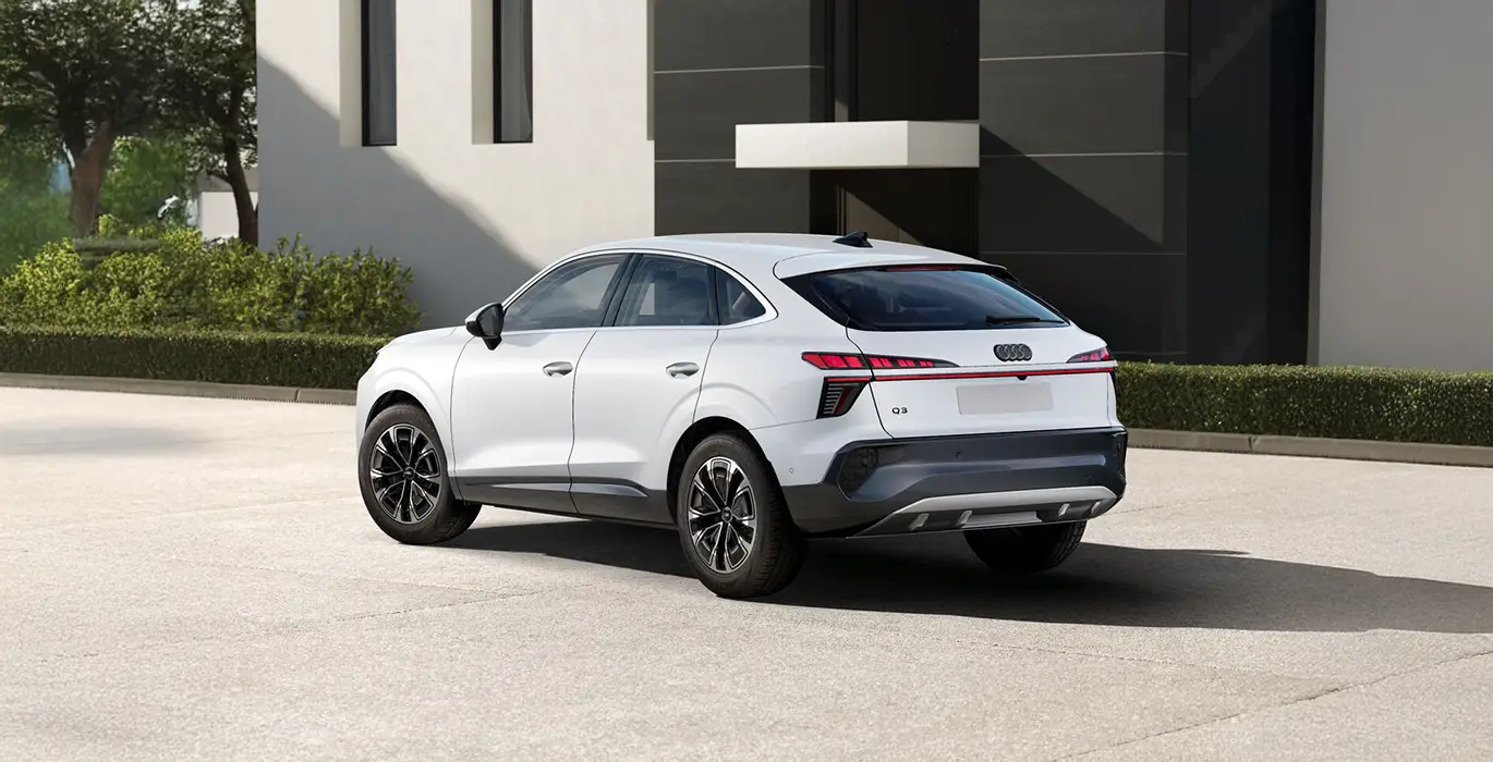 AUDI Q3 Sportback Advanced TDI 110kW S Tronic trasera blanco | Avanti Renting