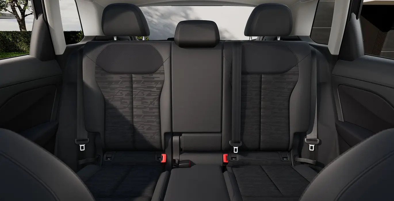 Audi Q3 Advanced TFSI 110kW S Tronic interior trasera | Avanti Renting