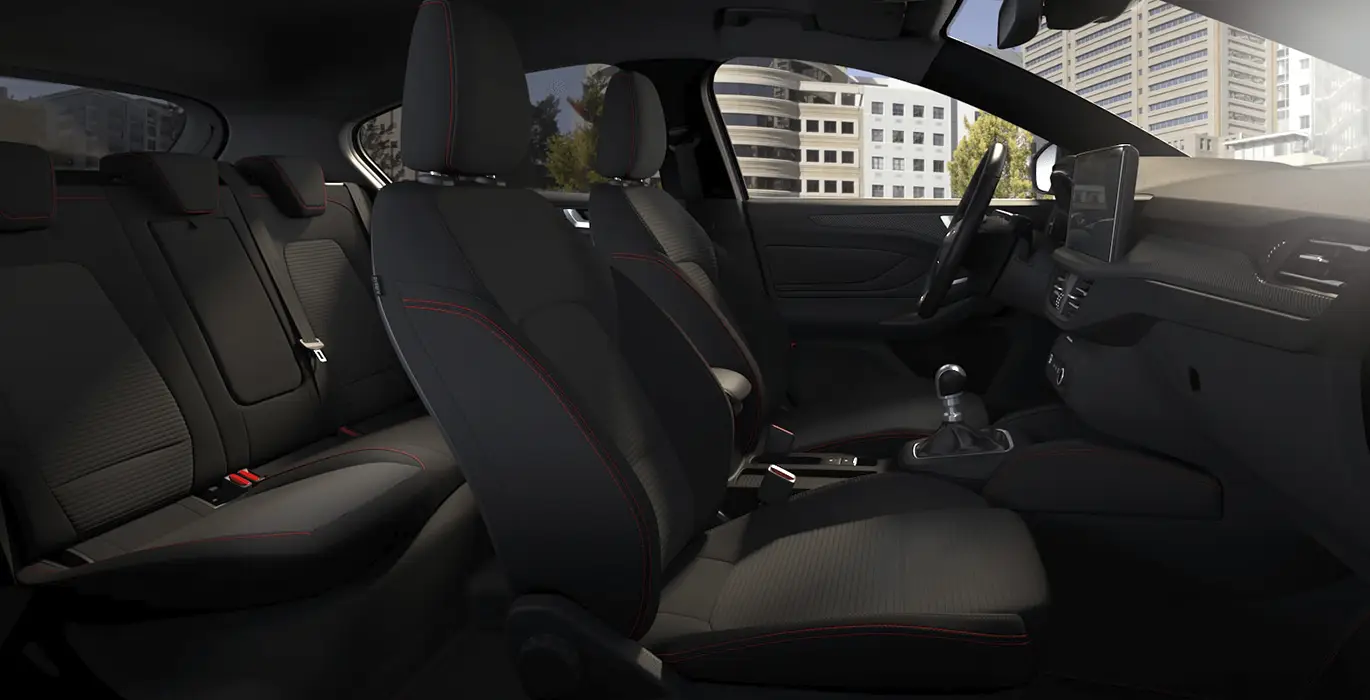 Ford Focus ST Line X 1.0T EcoBoost MHEV 125CV interior delantera II | Avanti Renting