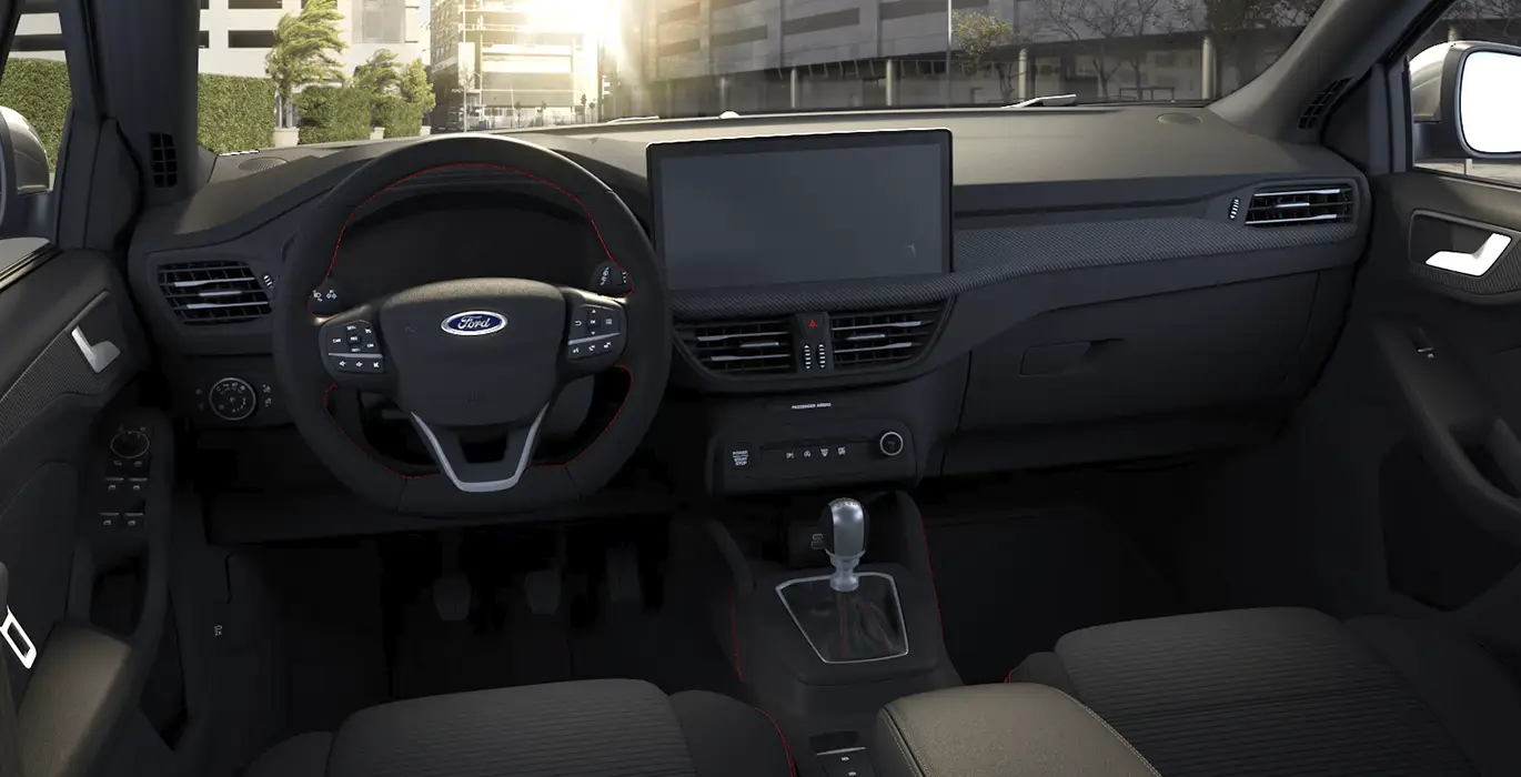 Ford Focus ST Line X 1.0T EcoBoost MHEV 125CV interior delantera | Avanti Renting