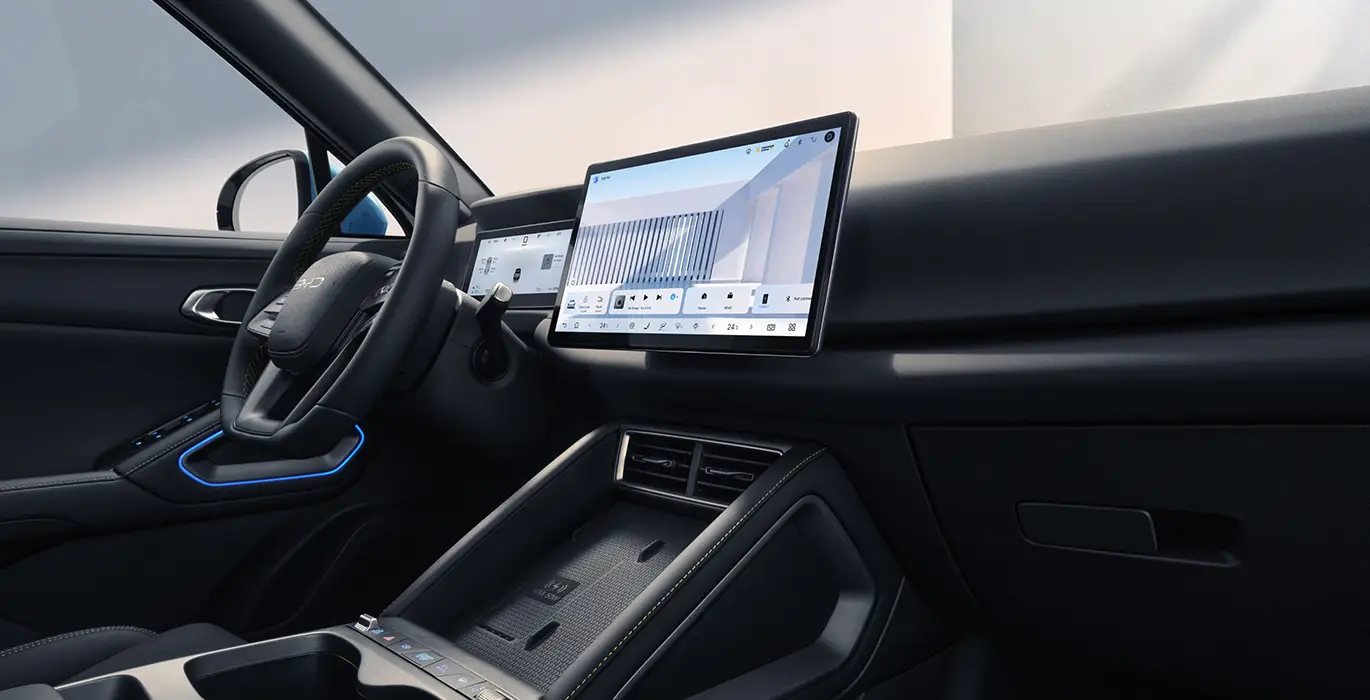 BYD ATTO 2 DM i Boost interior delantera II | Avanti Renting