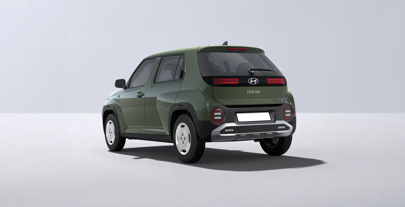 Hyundai Inster 97cv 42kWh Klass verde trasera | Avanti Renting