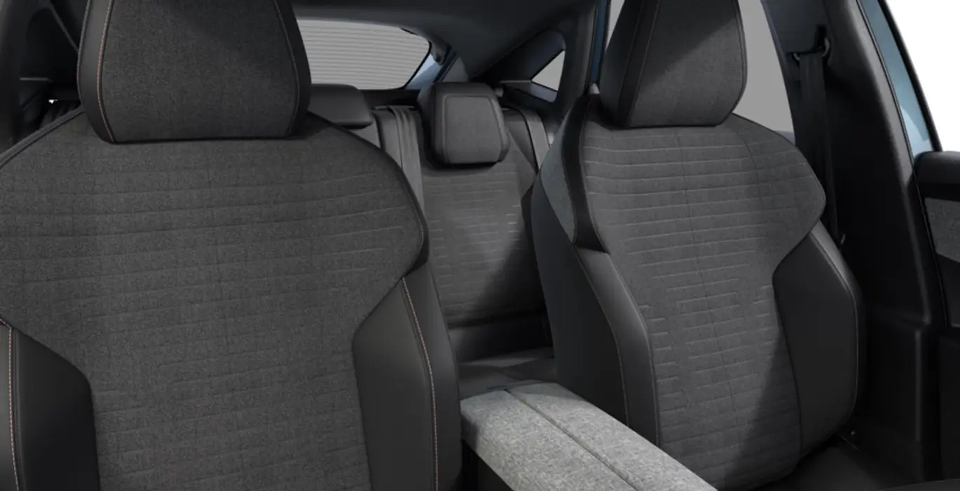 Peugeot 3008 Hybrid 1.2 107kW Allure eDCS6 interior trasera | Avanti Renting