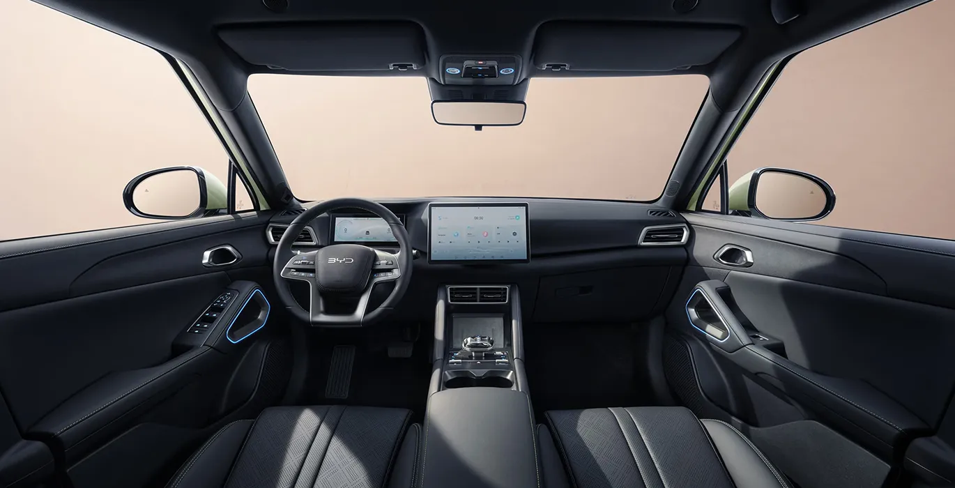 BYD ATTO 2 Comfort interior delantera | Avanti Renting