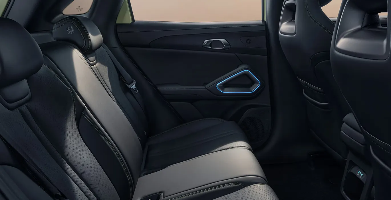 BYD ATTO 2 Comfort interior trasera | Avanti Renting