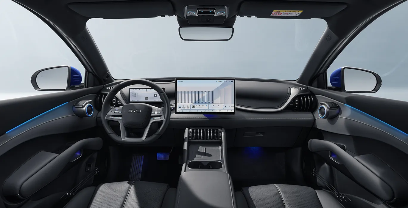 BYD ATTO 3 EVO Design RWD interior delantera | Avanti Renting