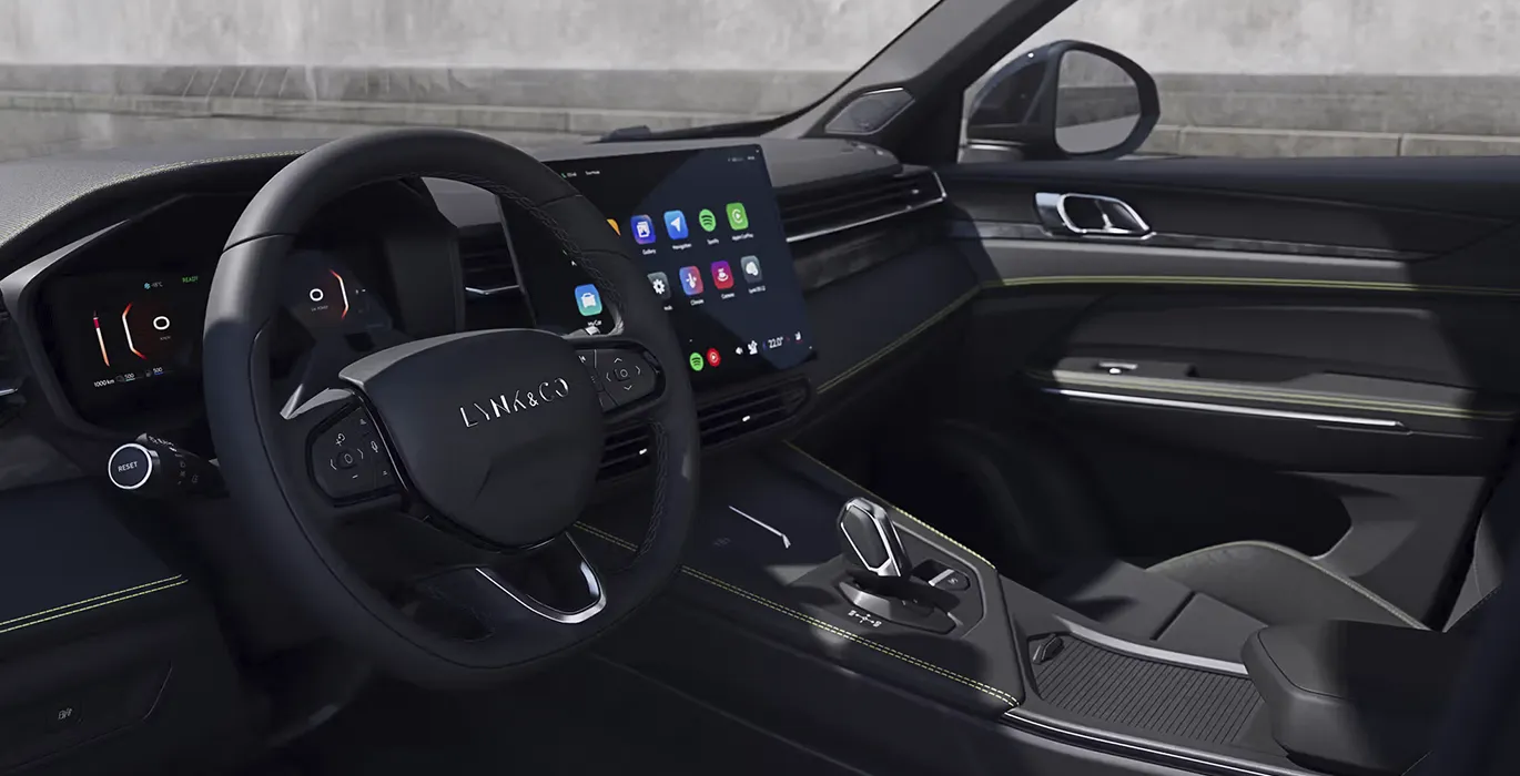 Lynk Co 01 Core interior delantera | Avanti Renting
