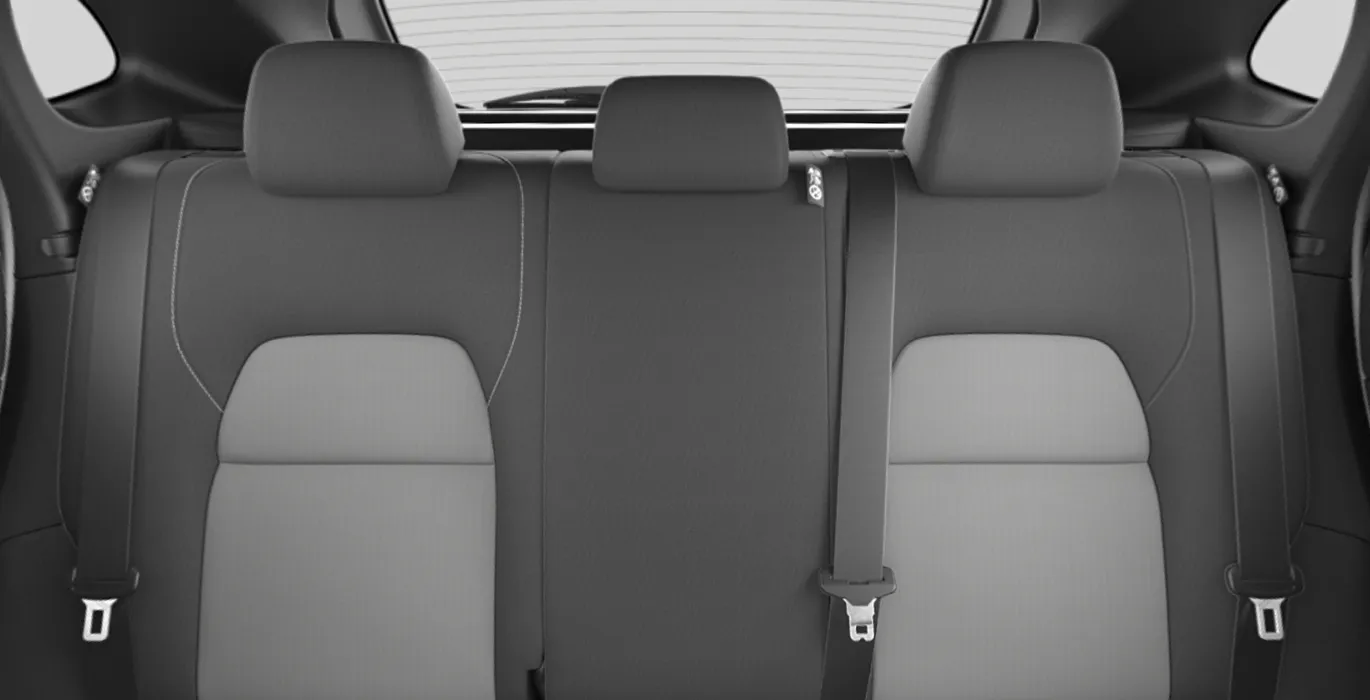 Nissan Qashqai 5P DIG T 103kW 140CV MHEV 12V 6MT 4x2 Acenta interior trasera | Avanti Renting