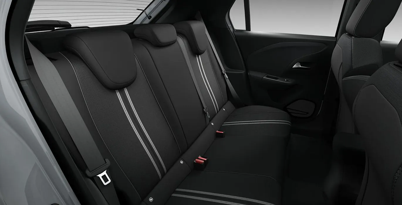 OPEL Corsa 1.2T XHL 74kW 100CV GS interior trasera | Avanti Renting