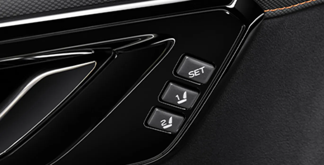 Subaru Forester 2.0i Hybrid Field CVT interior botonoes | Avanti Renting