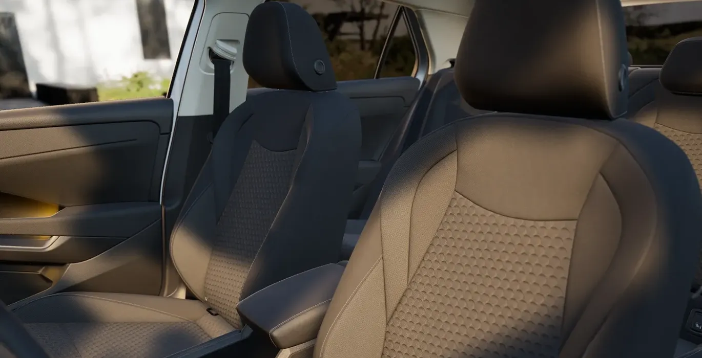 Volkswagen T-ROC Más 1.5 eTSI 85kW (116CV) DSG 4 Volkswagen T ROC Mas 1.5 eTSI 85kW 116CV DSG interior delantera II | Avanti Renting