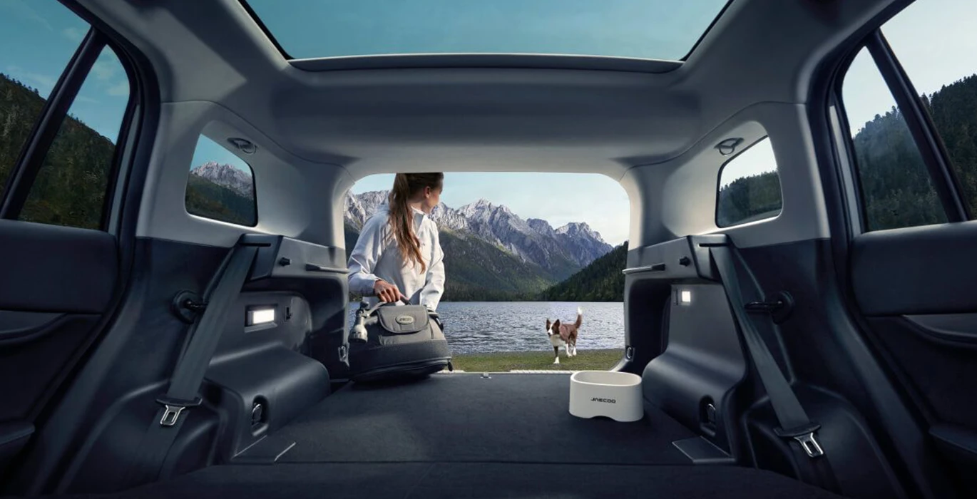 Jaecoo 5 EV Pure 155kW 211CV 61kWh interior maletero | Avanti Renting