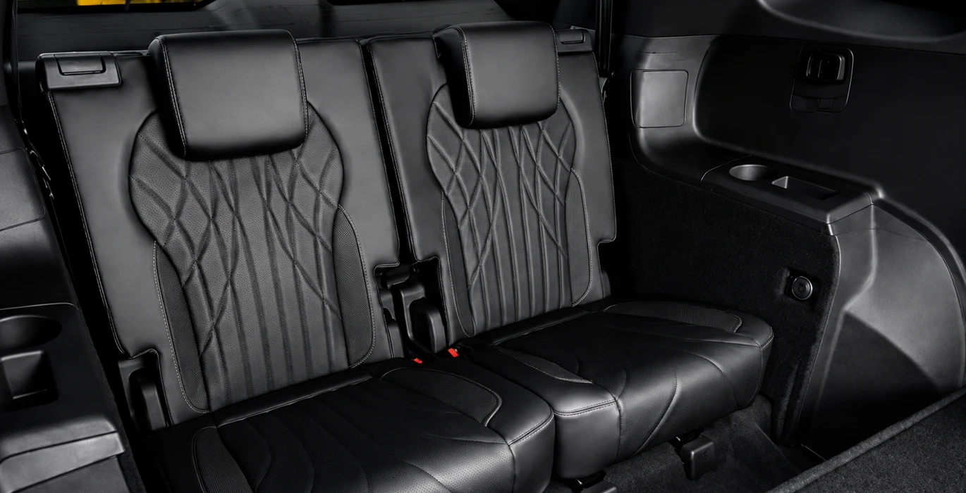 Jaecoo 8 PHEV Exclusive 1.5 TGDI 3DHT AWD 7p. interior trasera | Avanti Renting