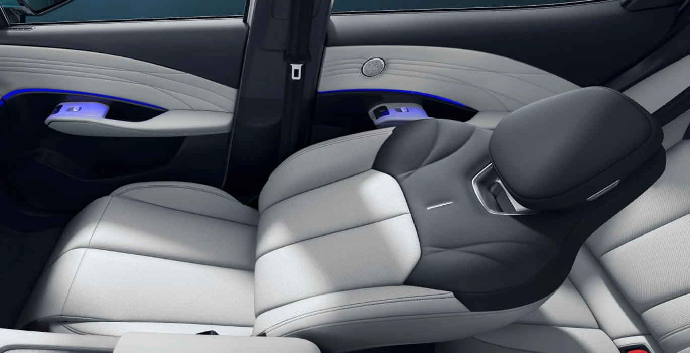 Omoda 7 SHS P Premium 1.5 TGDI 1DHT 205kW FWD interior delantera II | Avanti Renting