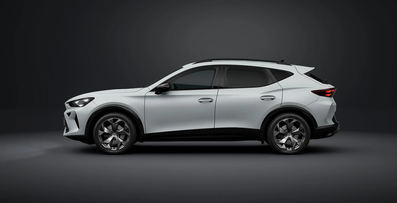 Cupra Formentor 1.5 ETSI 110kW 150CV DSG lateral blanco | Avanti Renting
