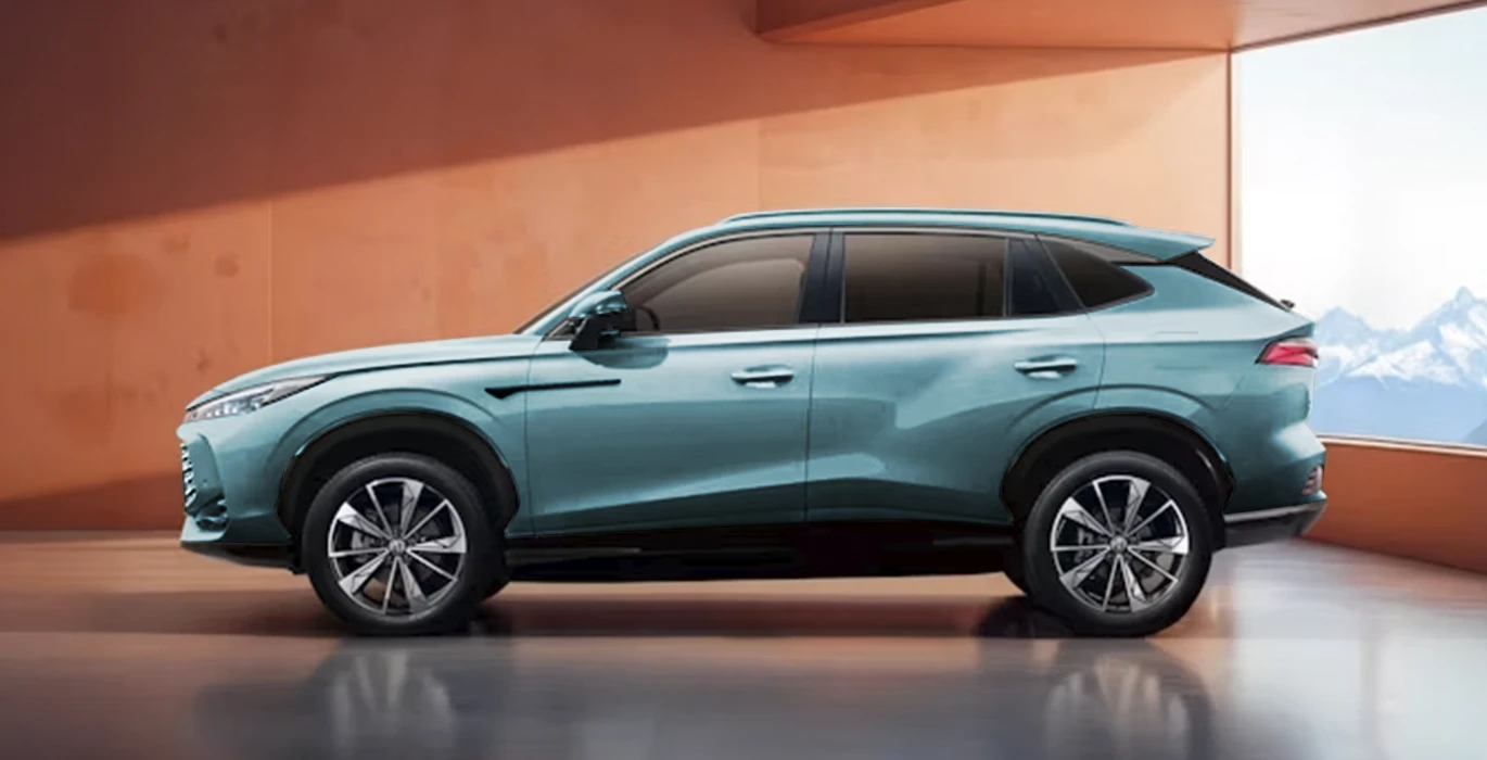 MG HS 1.5 Hybrid Comfort lateral verde | Avanti Renting