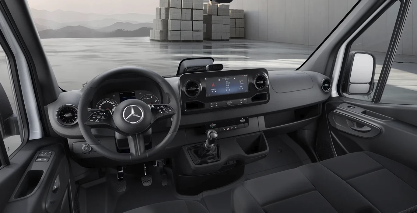 Mercedes Benz Sprinter 315 CDI Medio Pro interior delantera | Avanti Renting