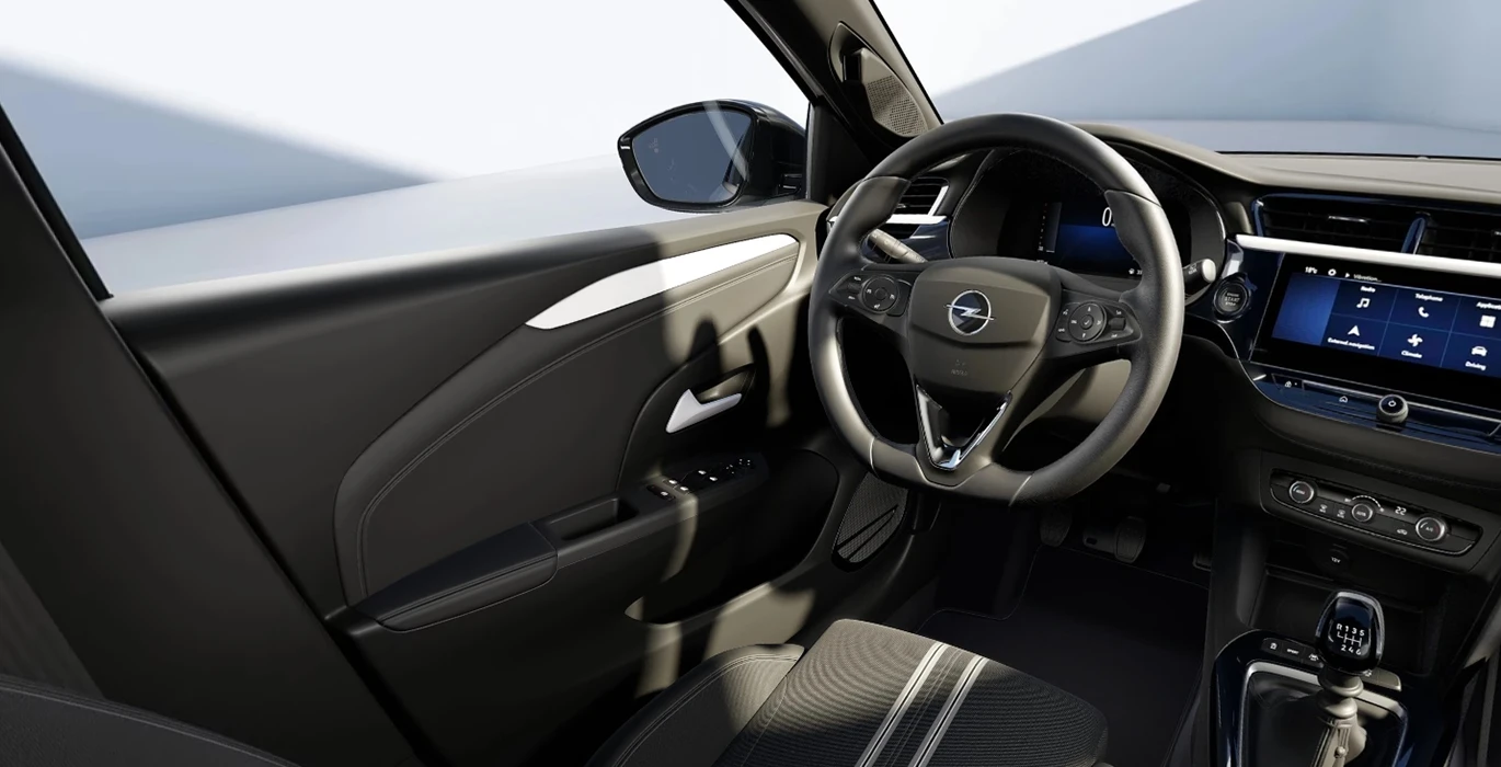 Opel Corsa GS 1.2T 74kW 100CV interior delantera | Avanti Renting
