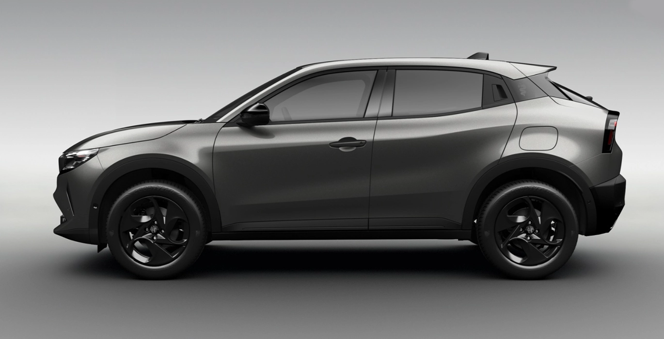 ALFA ROMEO Junior Ibrida lateral | Avanti Renting
