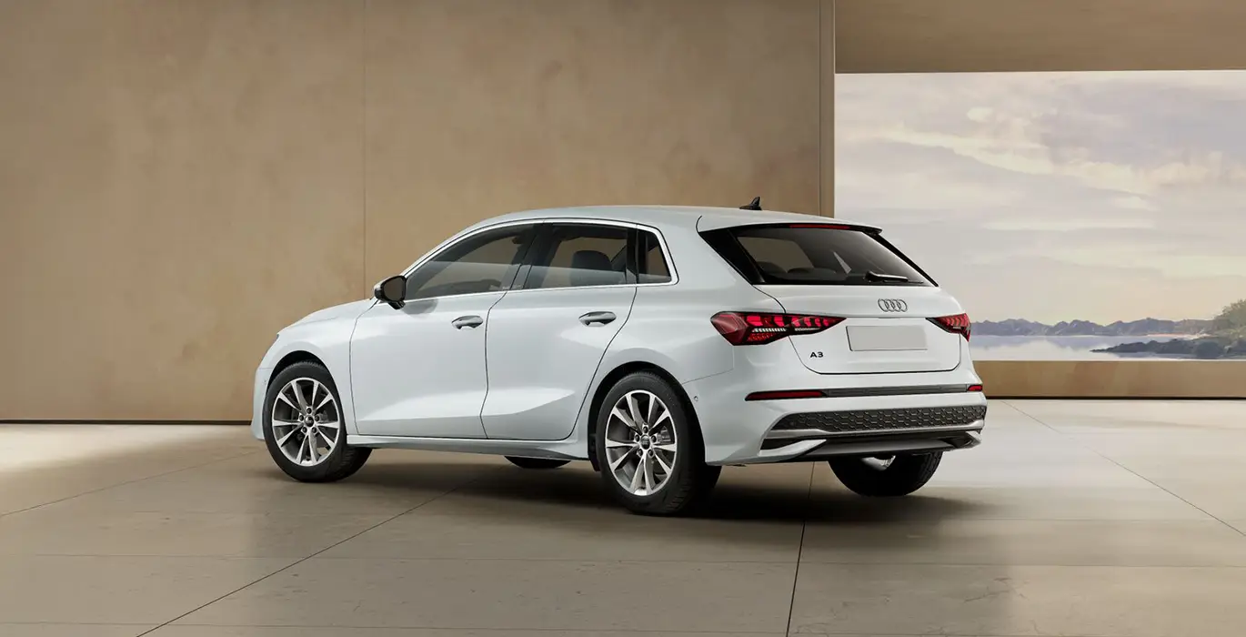 AUDI A3 Sportback Advanced TFSI S Tronic blanco trasera | Avanti Renting